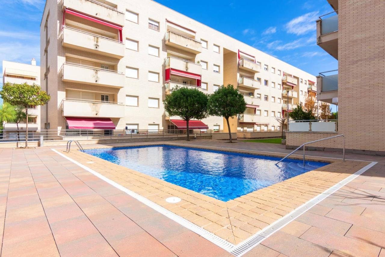 Elegant In 85 M² With Pool Appartement *