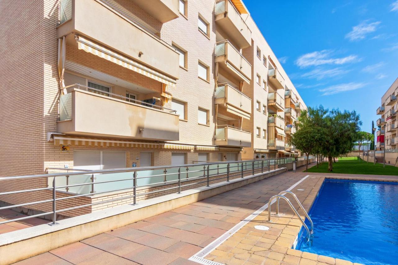 Elegant In 85 M² With Pool Appartement